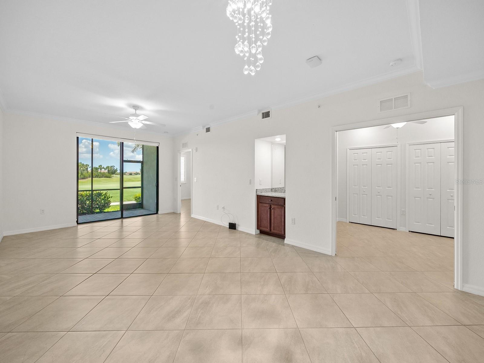 5694 PALMER CIR #105