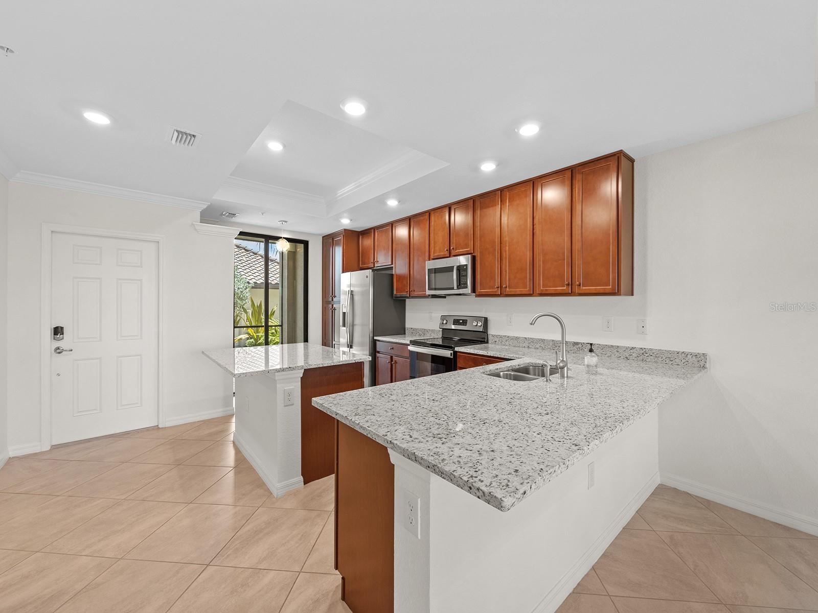 5694 PALMER CIR #105