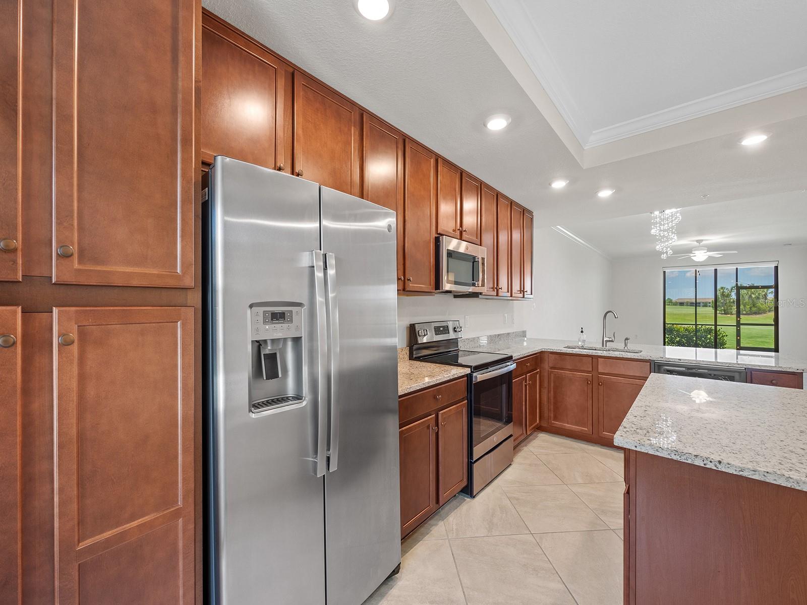 5694 PALMER CIR #105