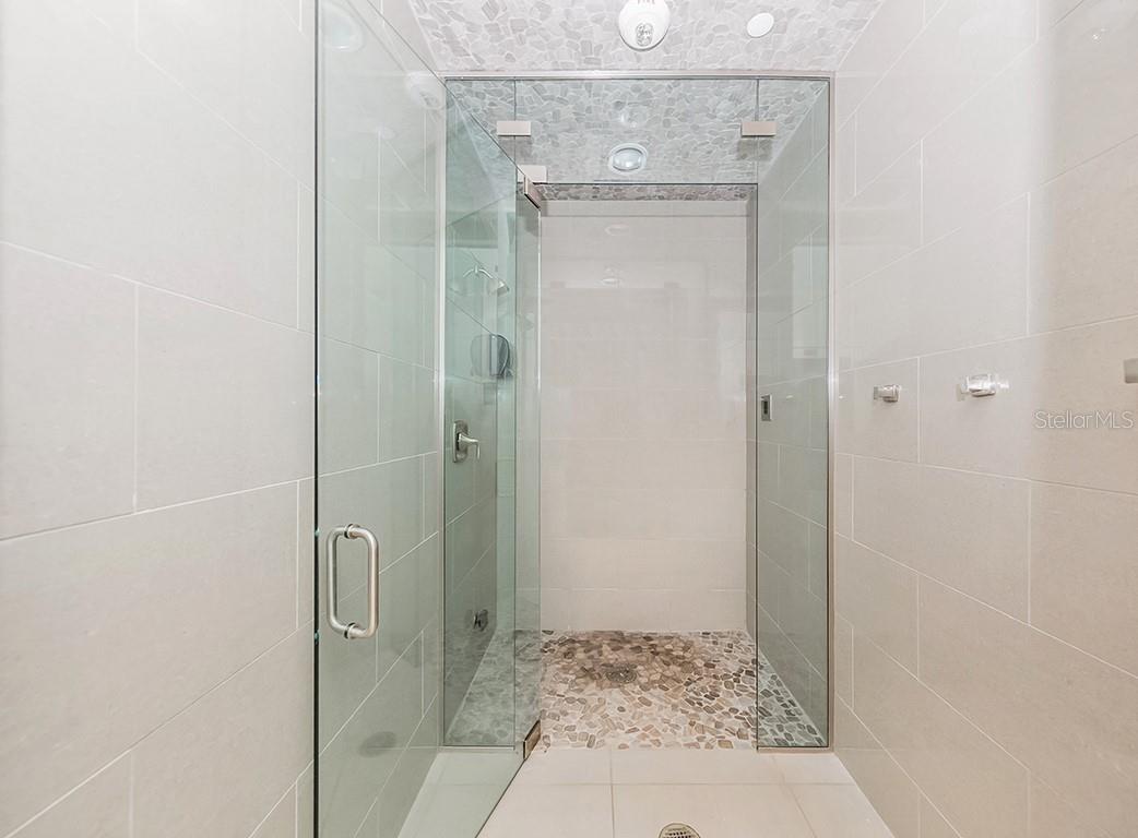 5694 PALMER CIR #105