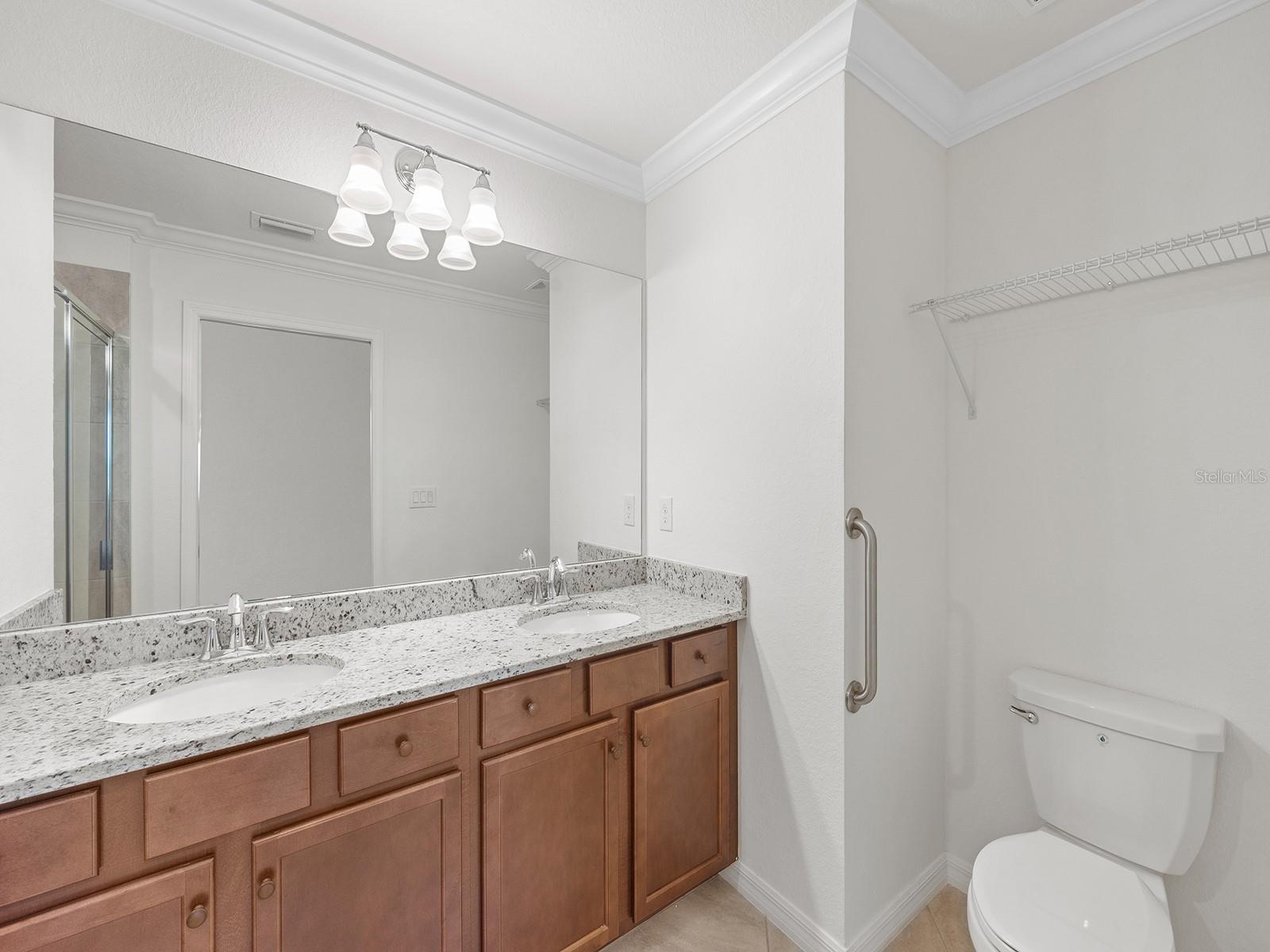 5694 PALMER CIR #105