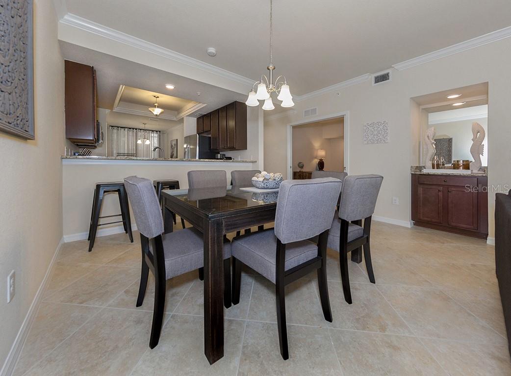 5518 PALMER CIR #102