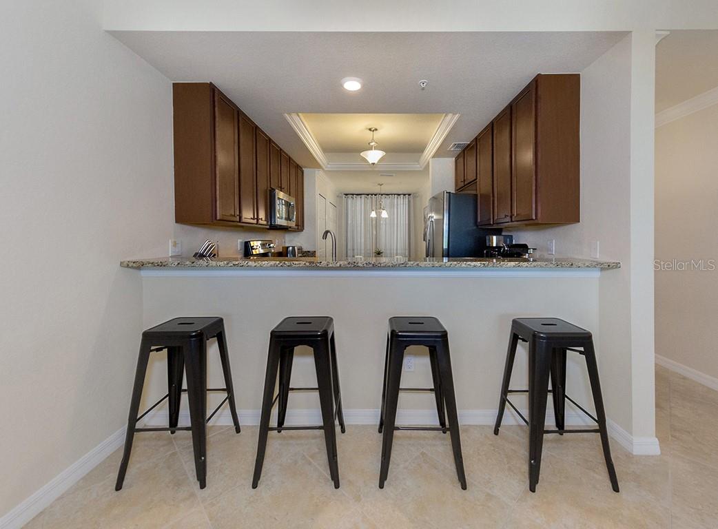 5518 PALMER CIR #102