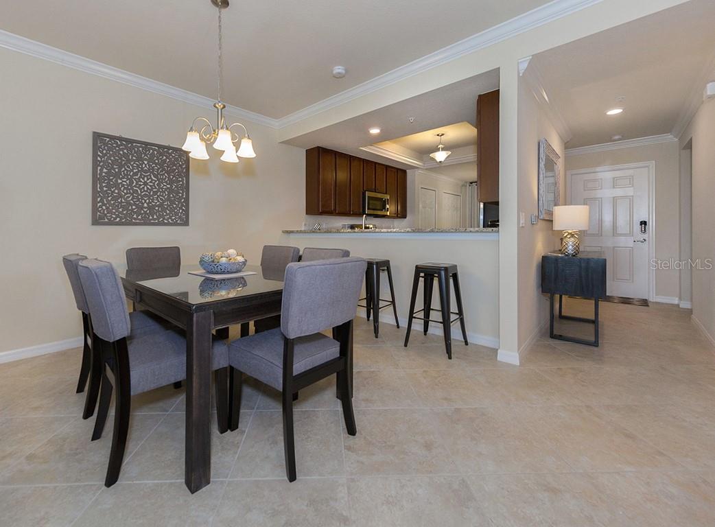 5518 PALMER CIR #102