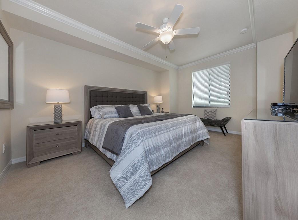 5518 PALMER CIR #102