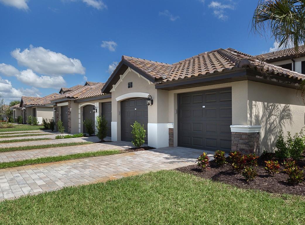 5518 PALMER CIR #102