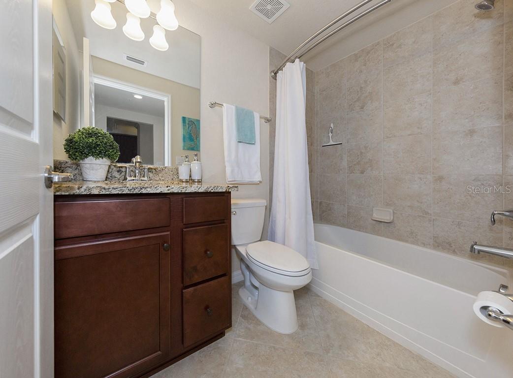 5518 PALMER CIR #102