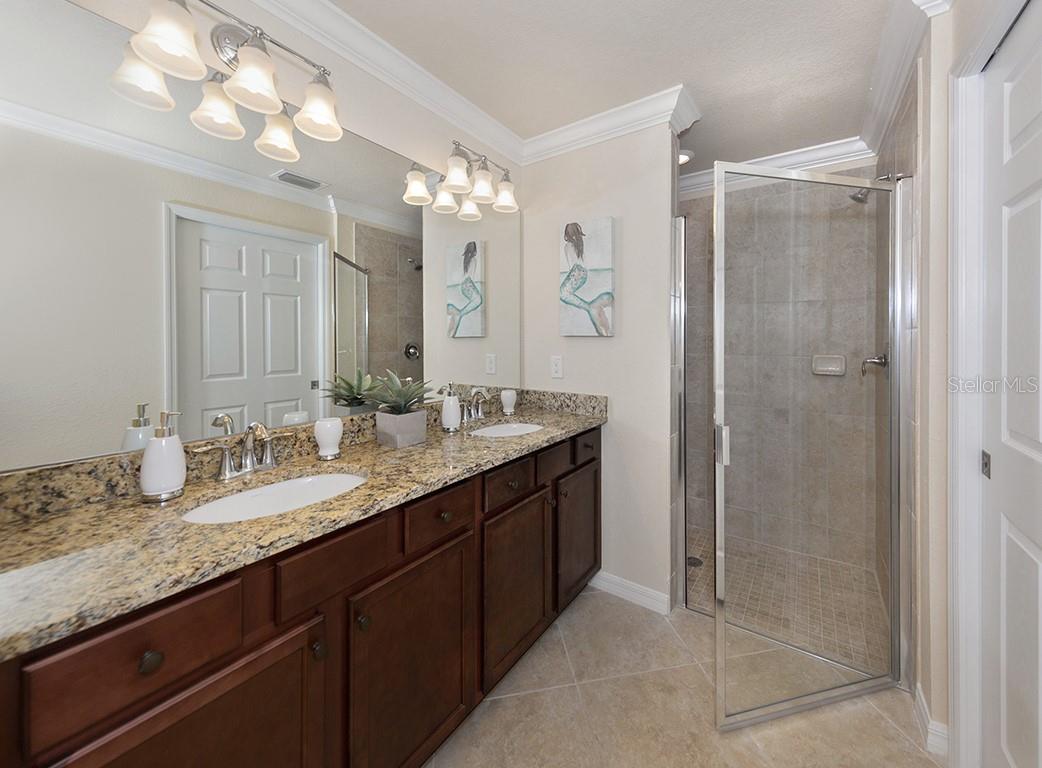 5518 PALMER CIR #102