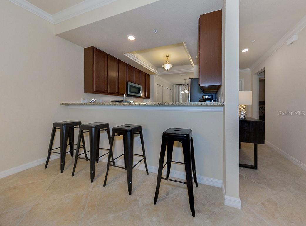 5518 PALMER CIR #102