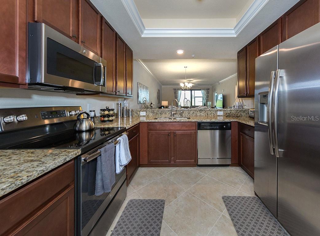 5528 PALMER CIR #105