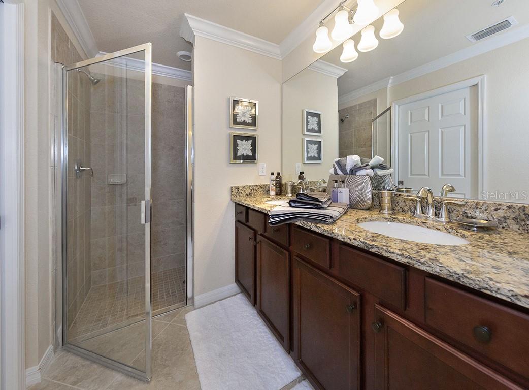 5528 PALMER CIR #105