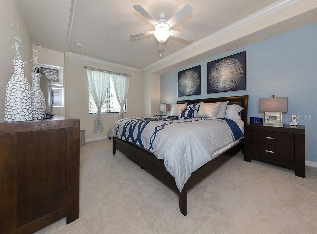 5528 PALMER CIR #105