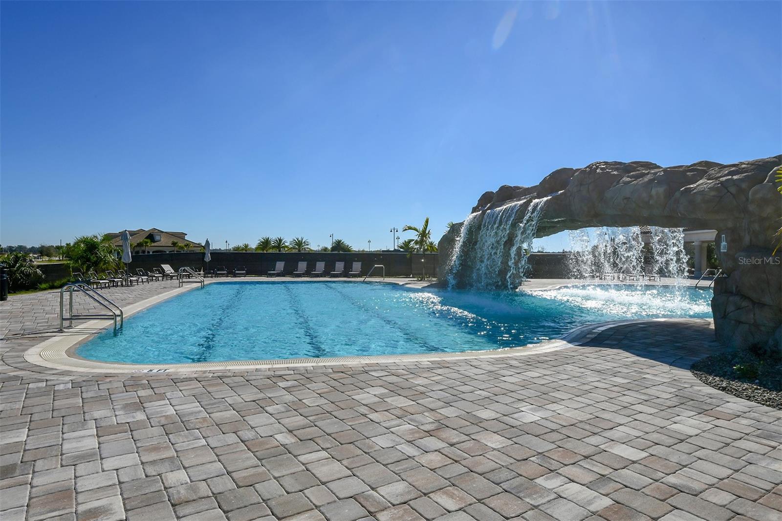 17520 GAWTHROP DR #401