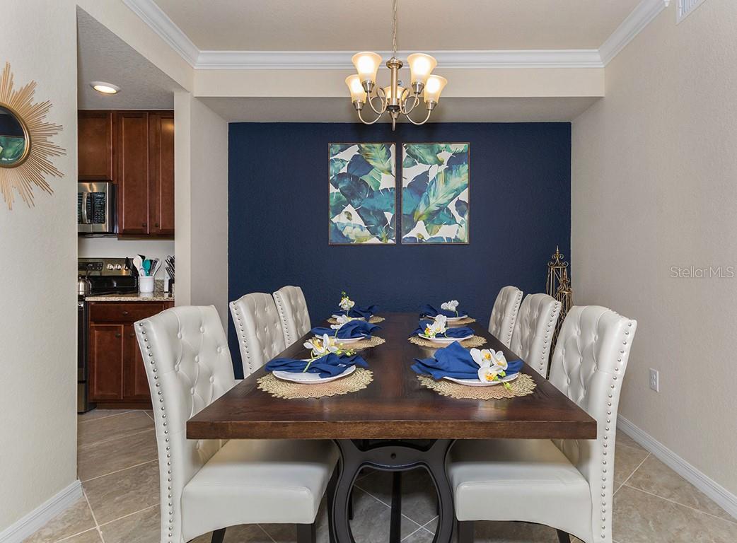 5548 PALMER CIR #103