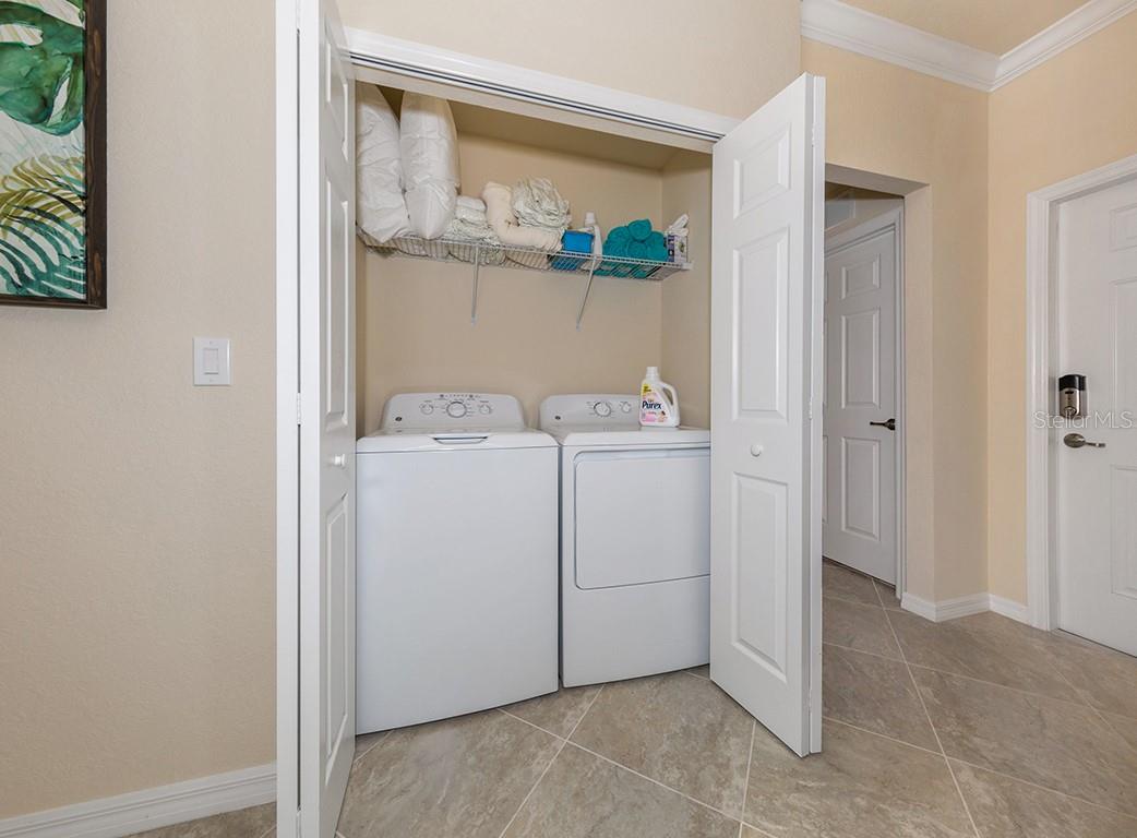 5548 PALMER CIR #103