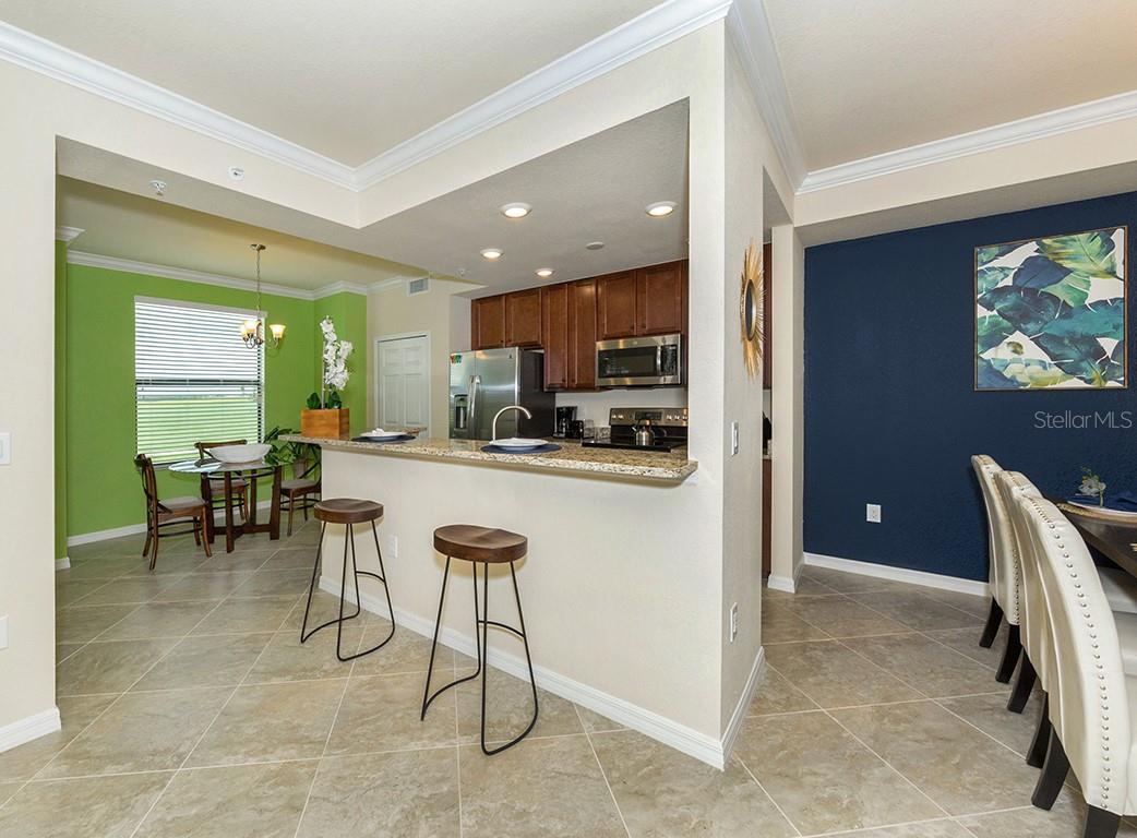 5548 PALMER CIR #103