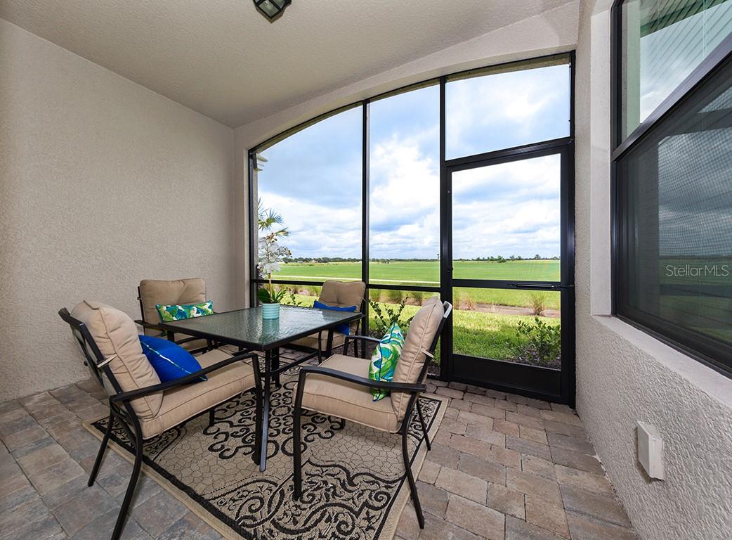 5548 PALMER CIR #103