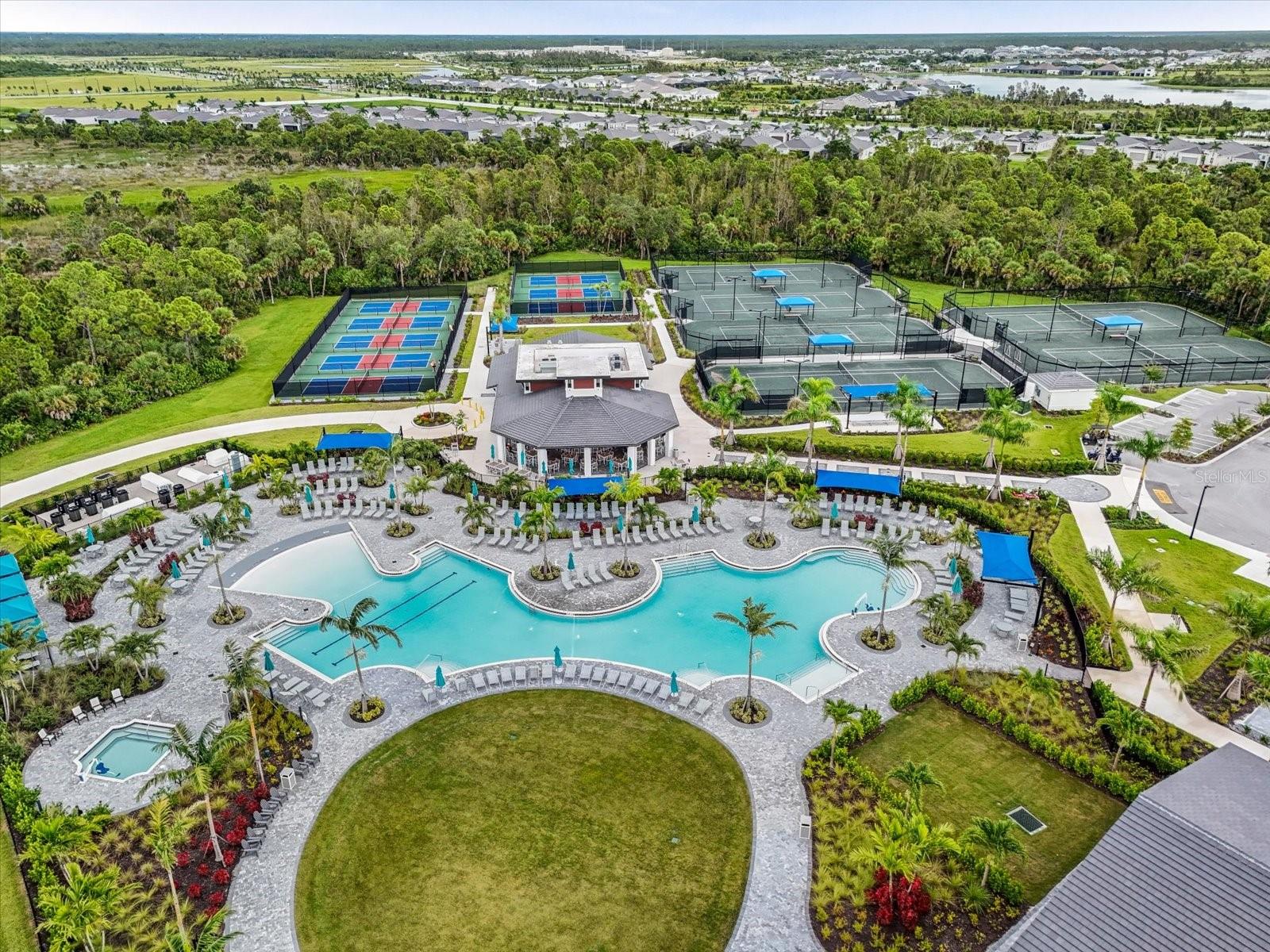 17585 BORACAY CT #2-102