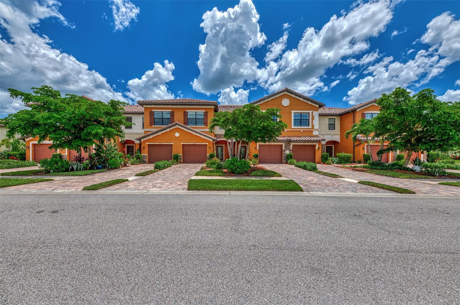 20145 LAGENTE CIR