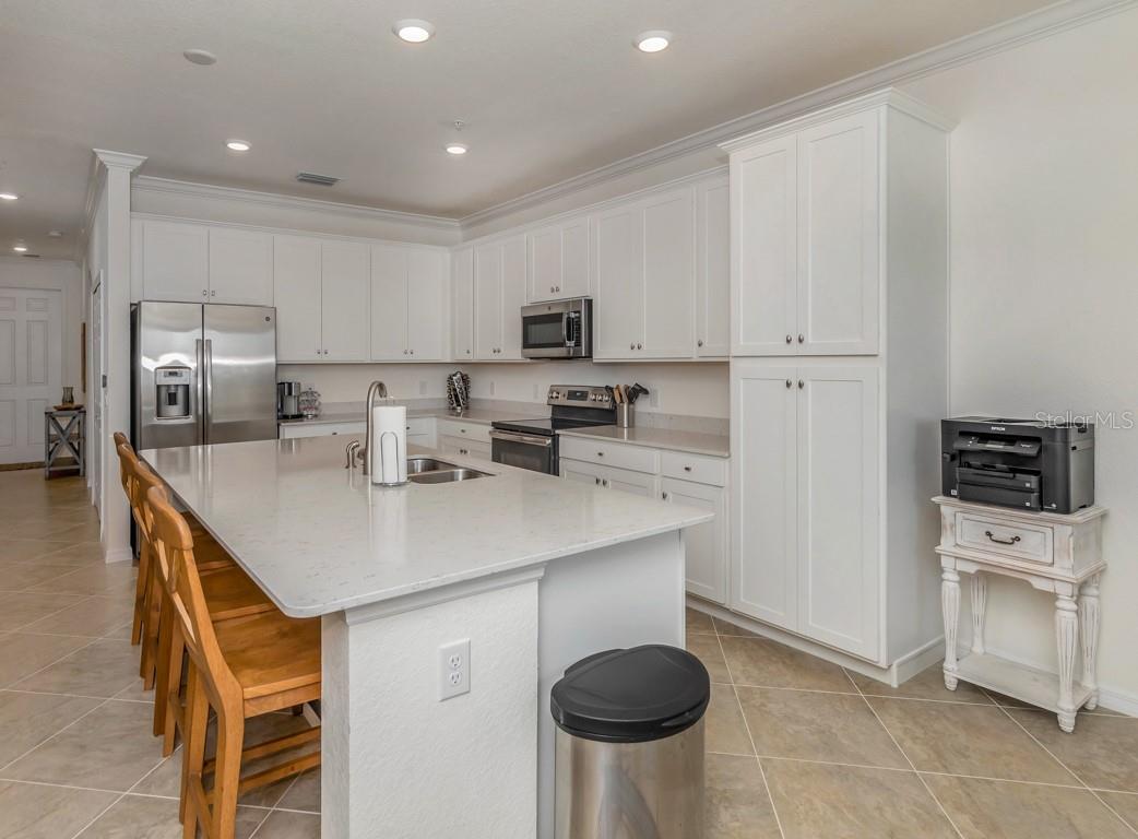 17510 GAWTHROP DR #406