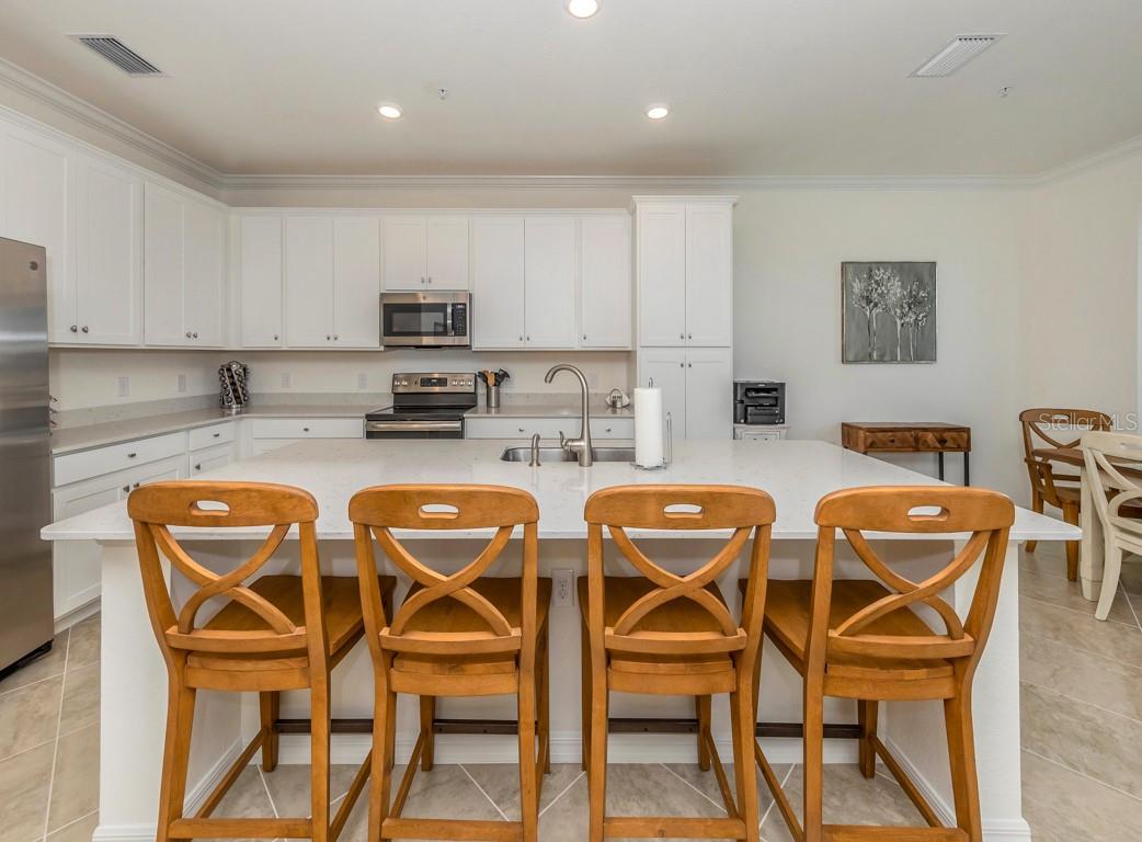 17510 GAWTHROP DR #406