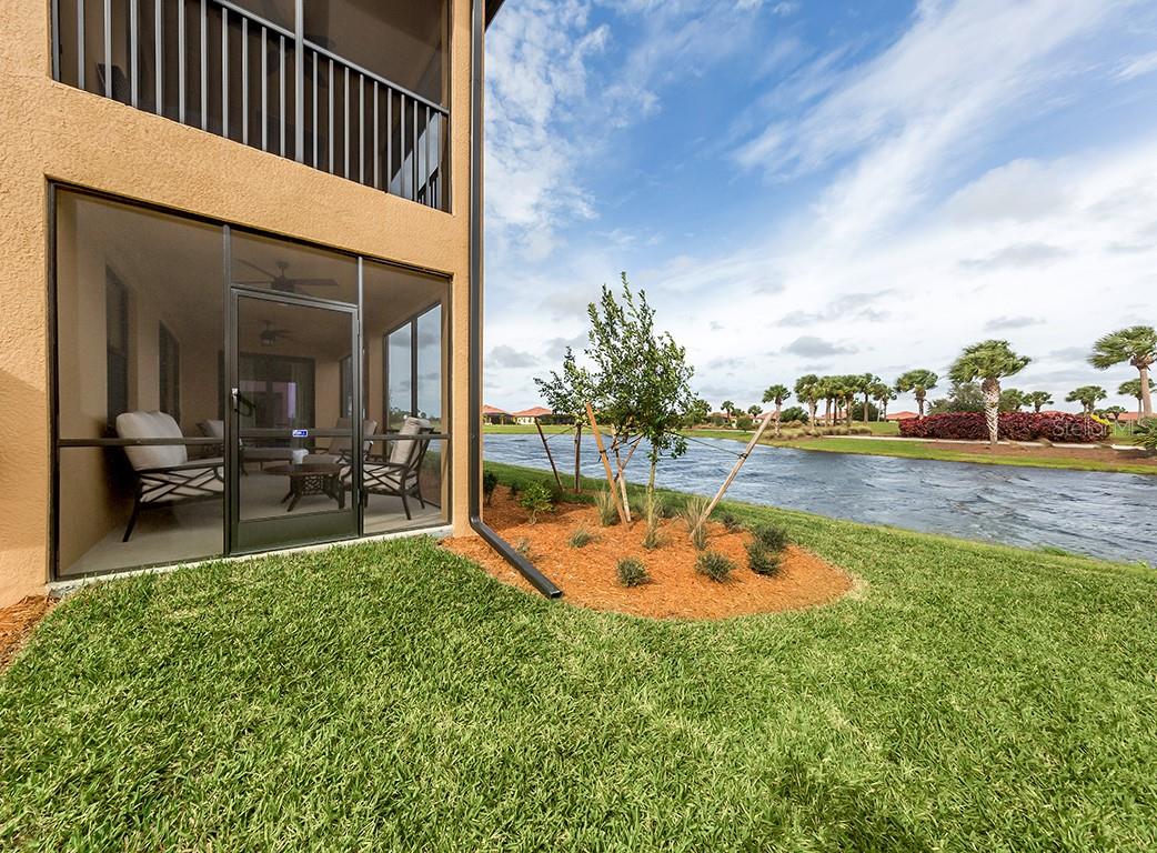 10792 TARFLOWER DR #102