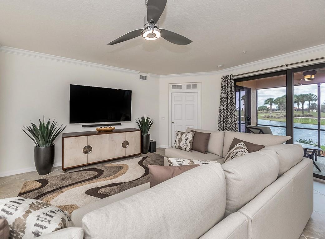 10792 TARFLOWER DR #102