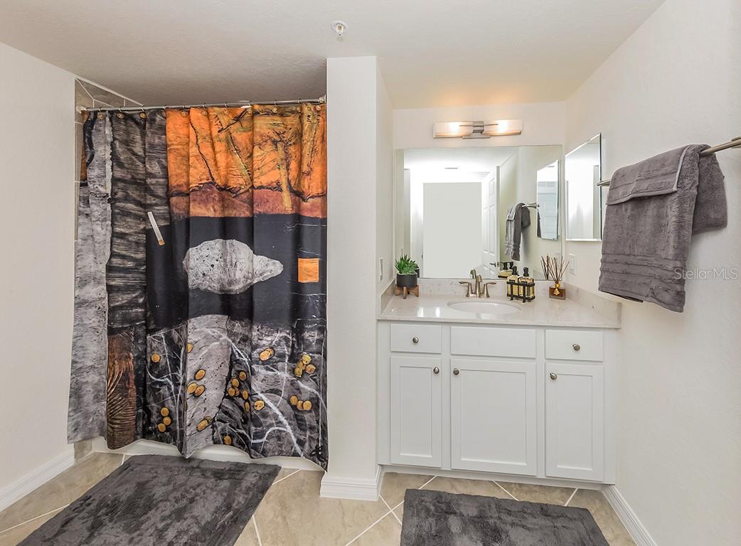 10792 TARFLOWER DR #102