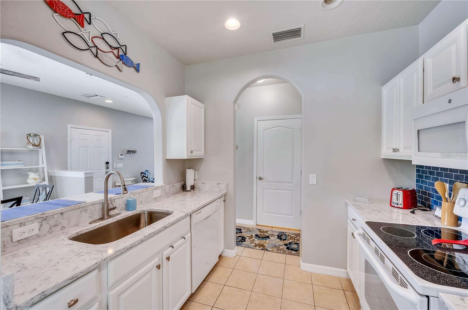 280 CAPE HARBOUR LOOP #101