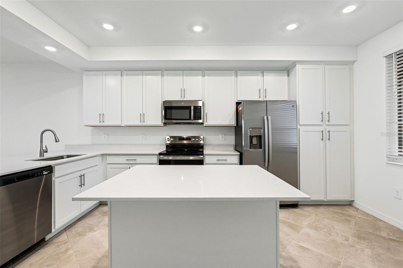 19140 SCALLOP LOOP #105