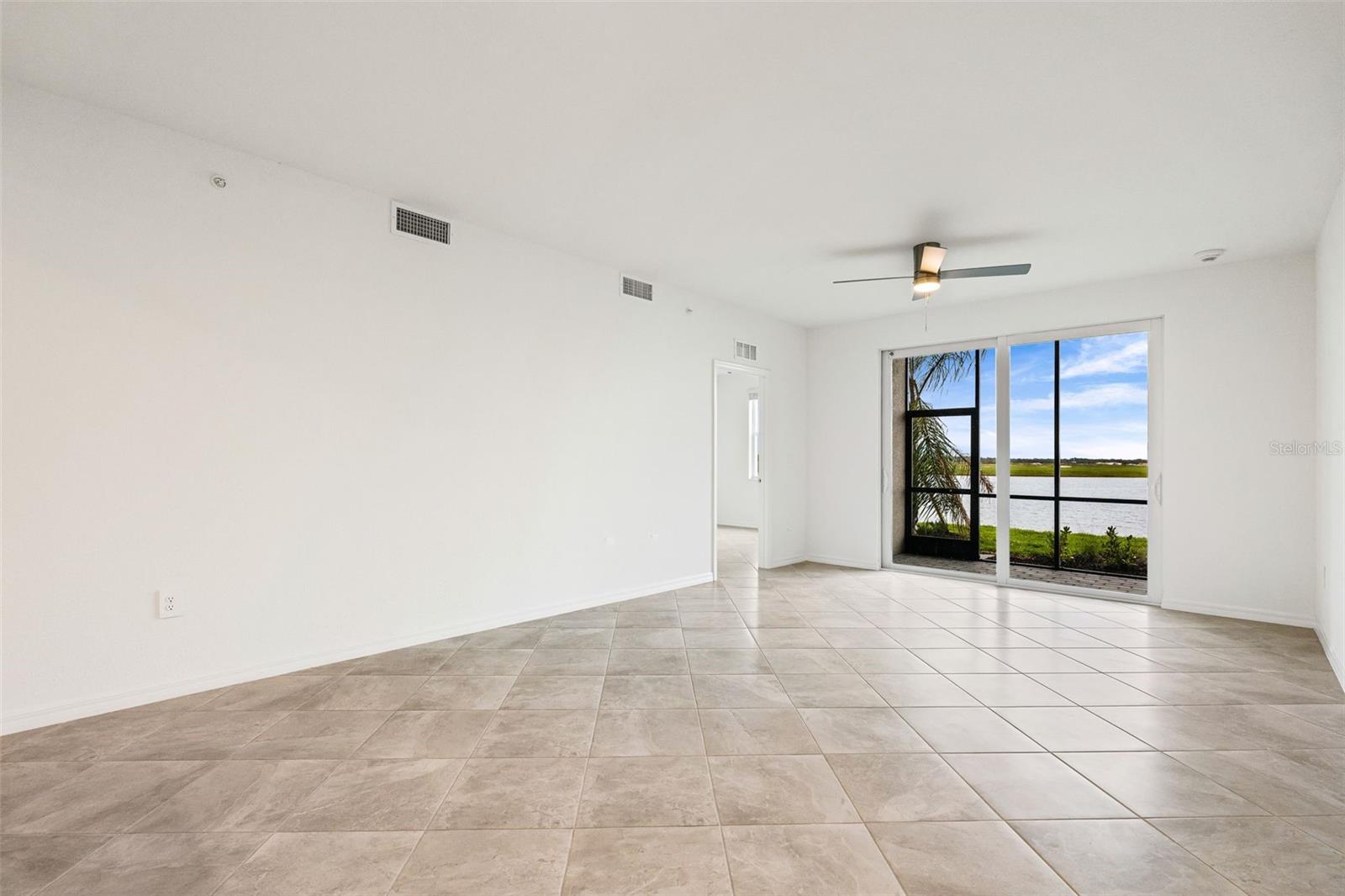 19140 SCALLOP LOOP #105