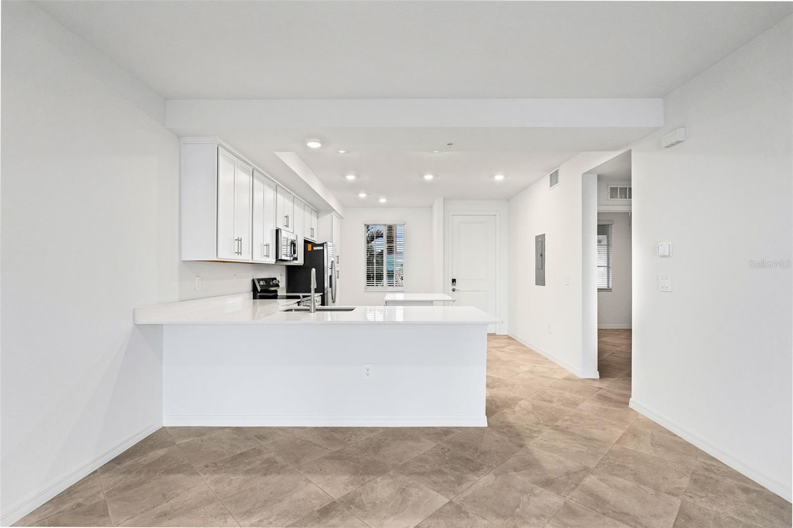 19140 SCALLOP LOOP #105