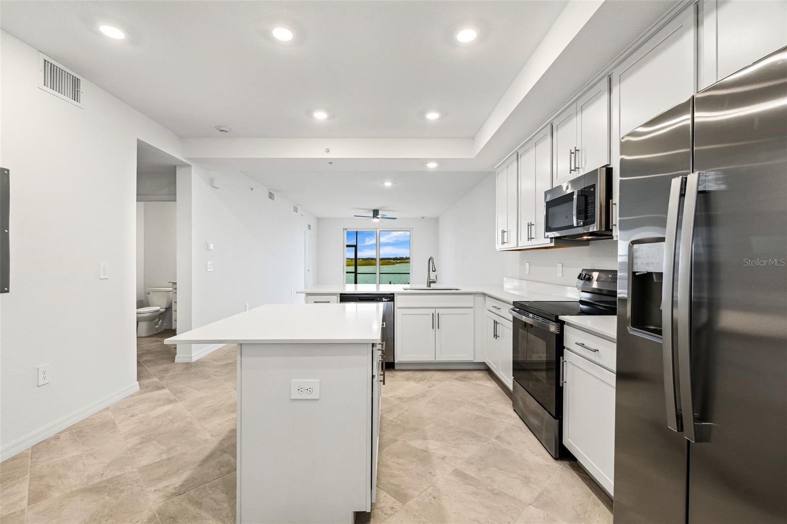 19140 SCALLOP LOOP #105