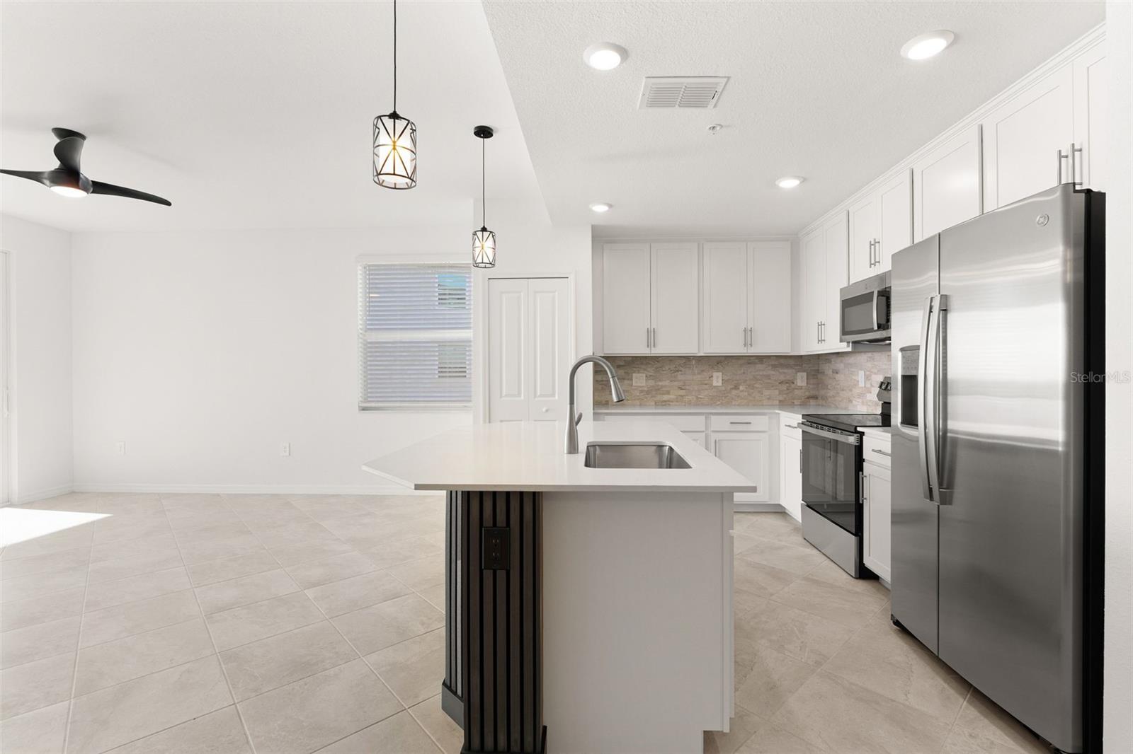 19140 SCALLOP LOOP #208