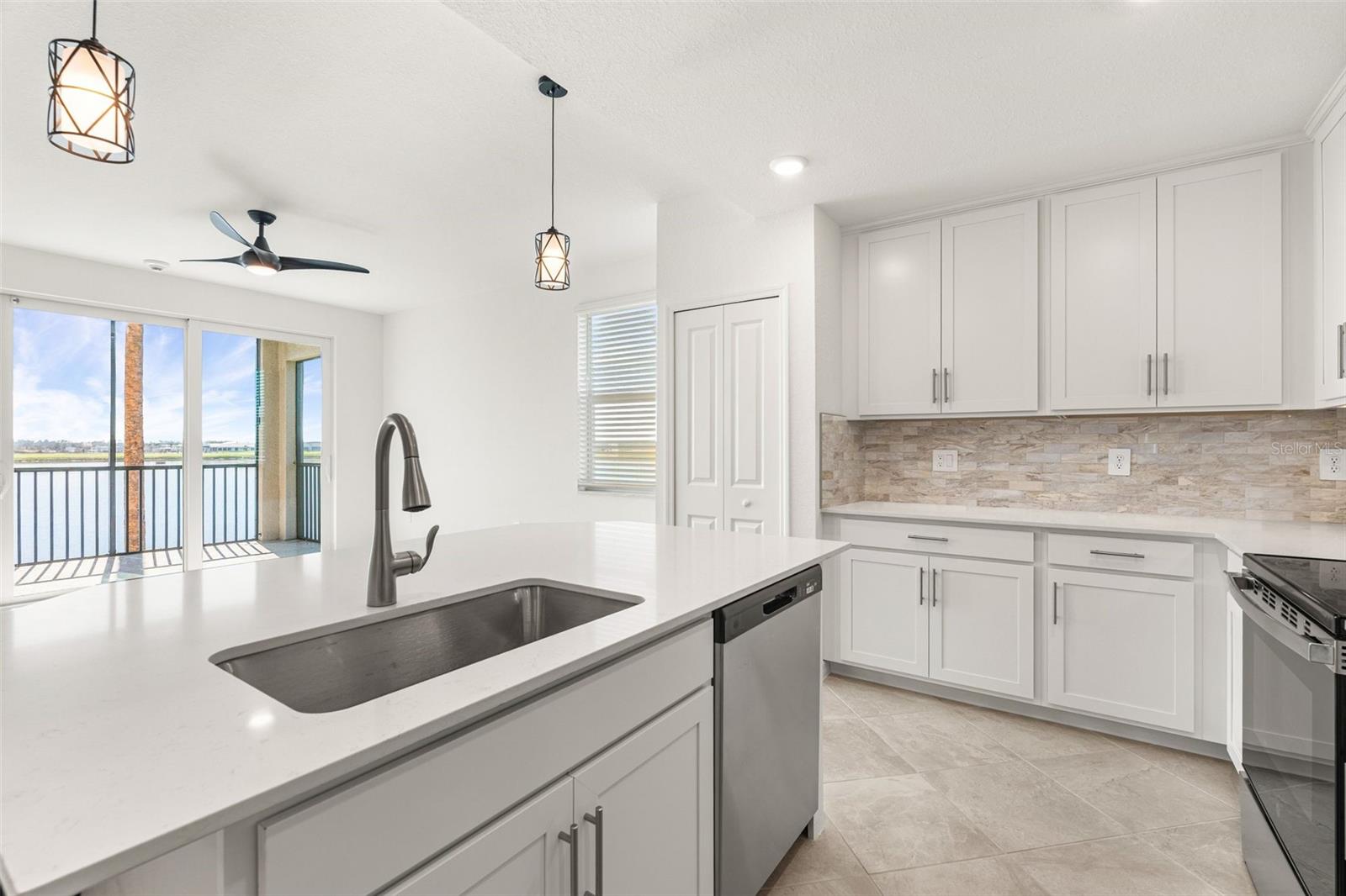 19140 SCALLOP LOOP #208