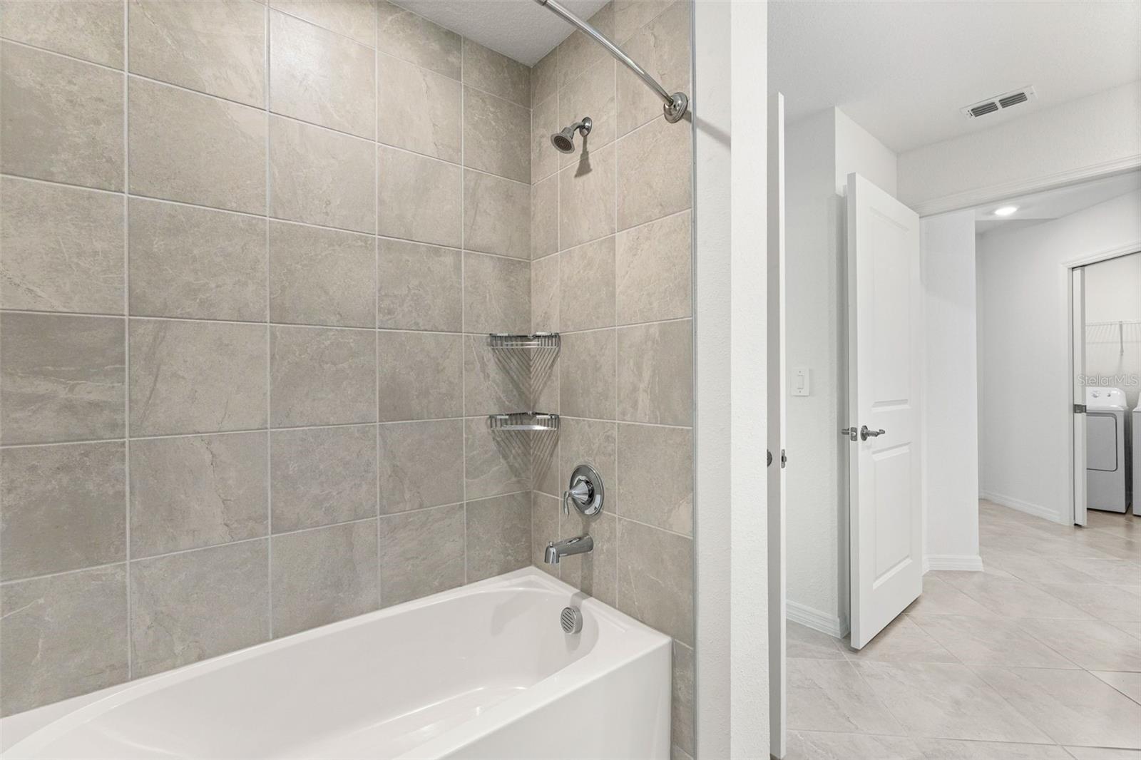 19140 SCALLOP LOOP #208