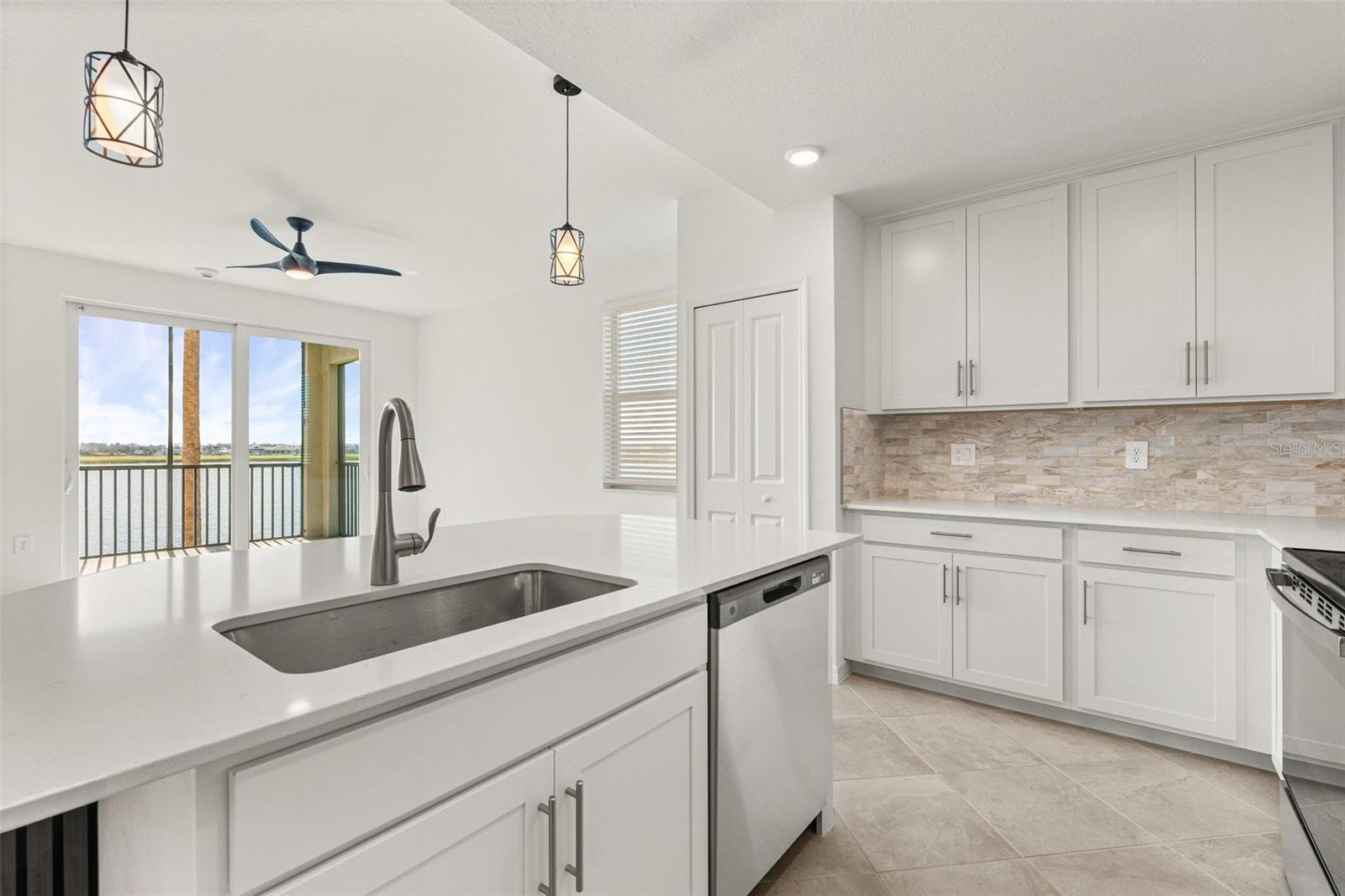 19140 SCALLOP LOOP #208