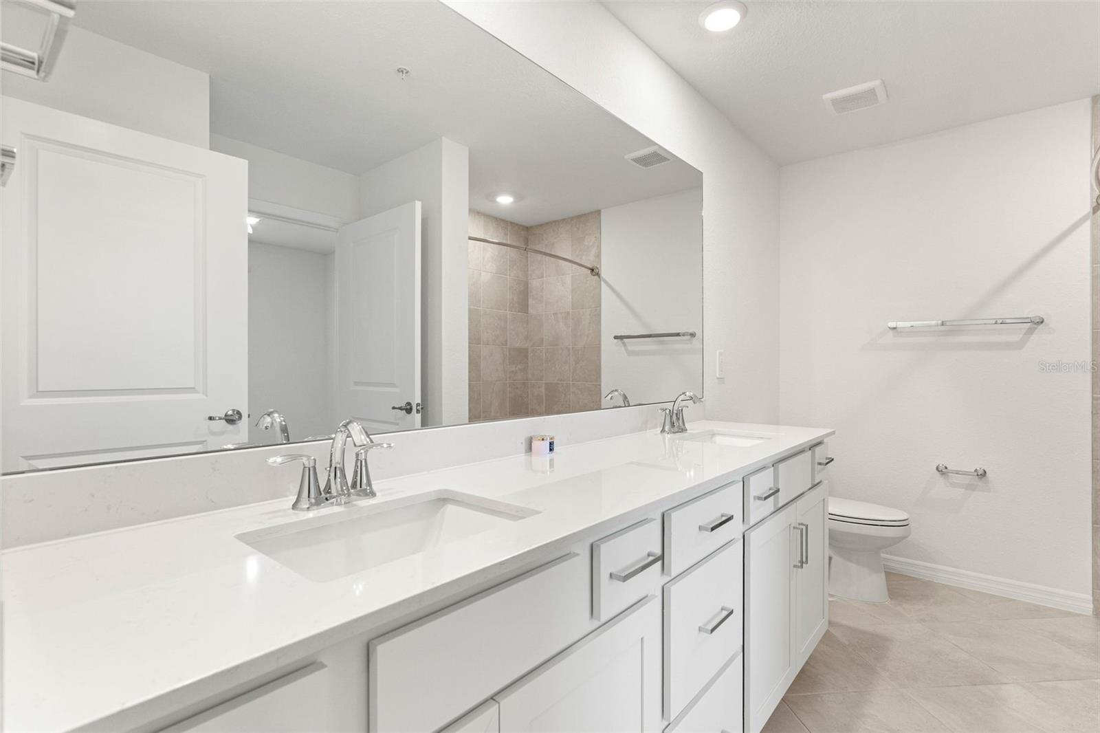 19140 SCALLOP LOOP #208