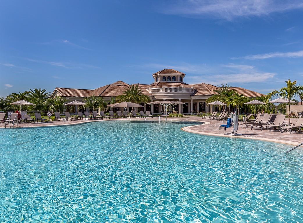 5527 PALMER CIR #205