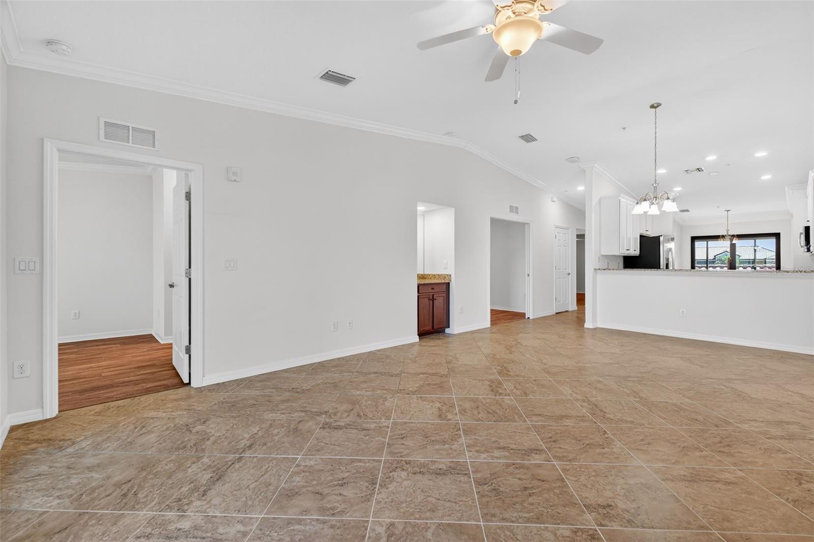 5527 PALMER CIR #205