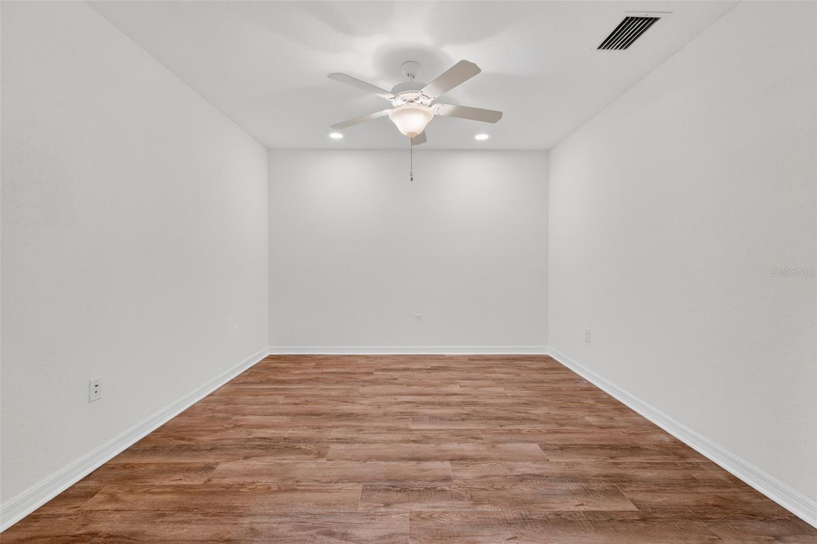 5527 PALMER CIR #205