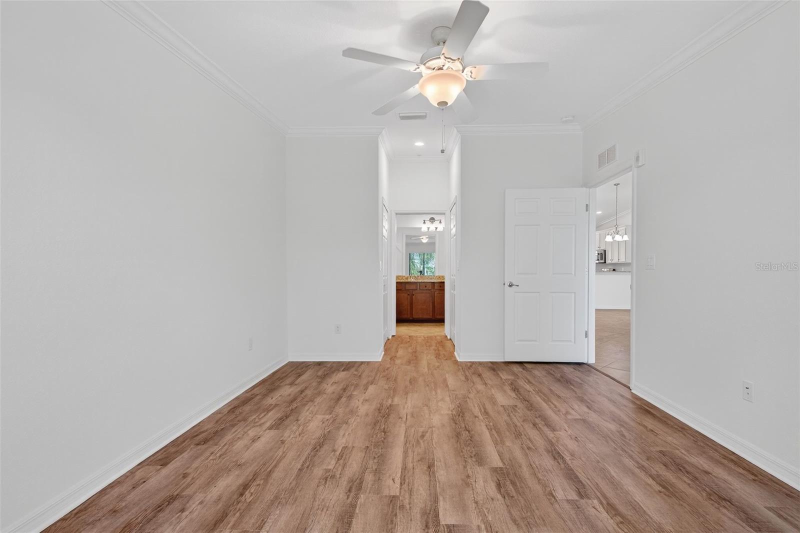 5527 PALMER CIR #205