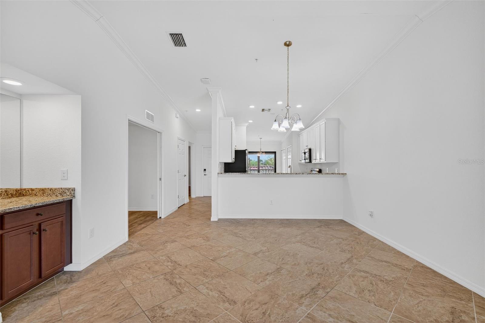 5527 PALMER CIR #205