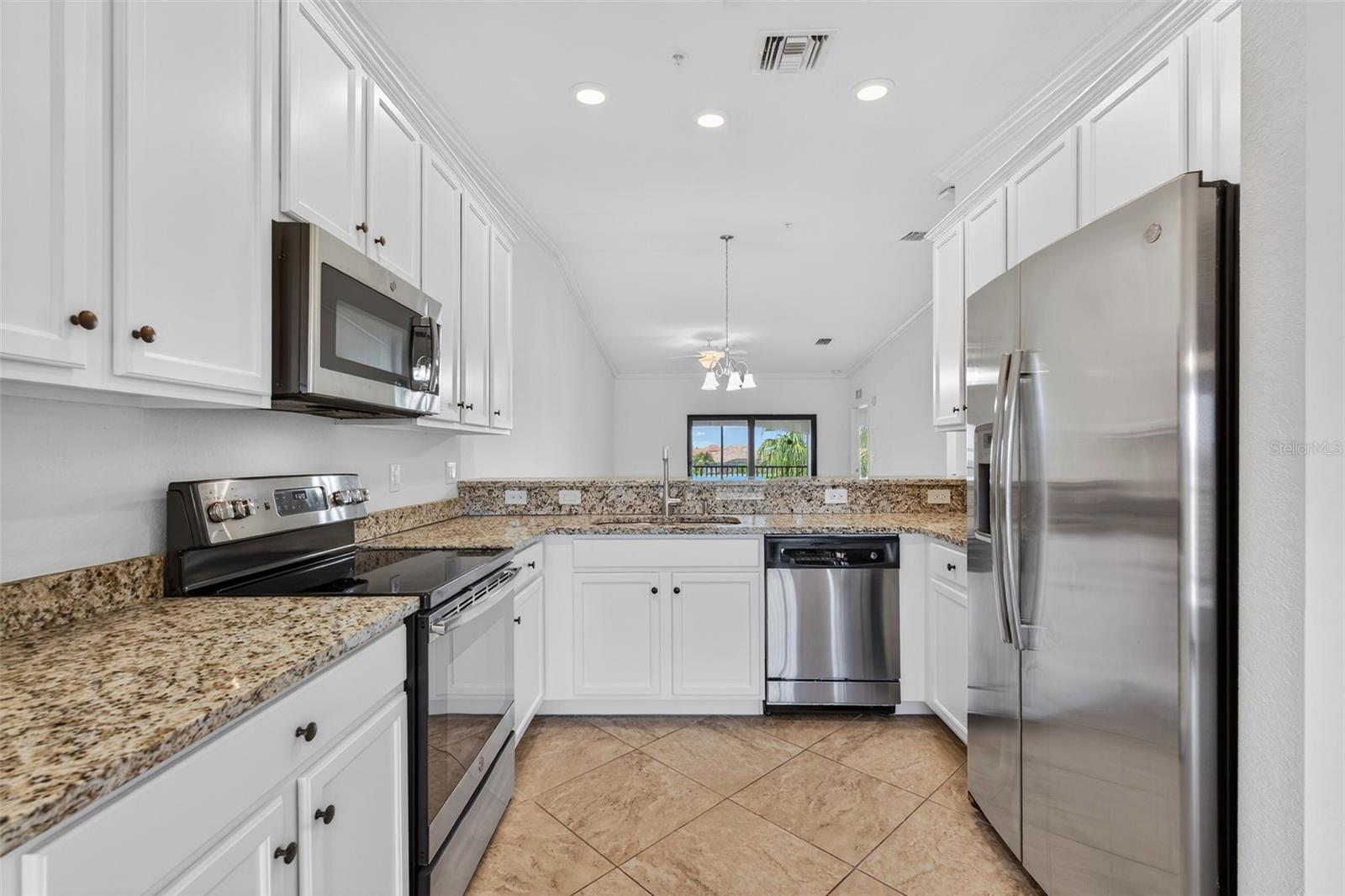 5527 PALMER CIR #205