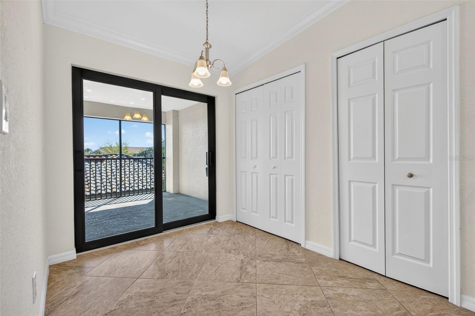 5527 PALMER CIR #205