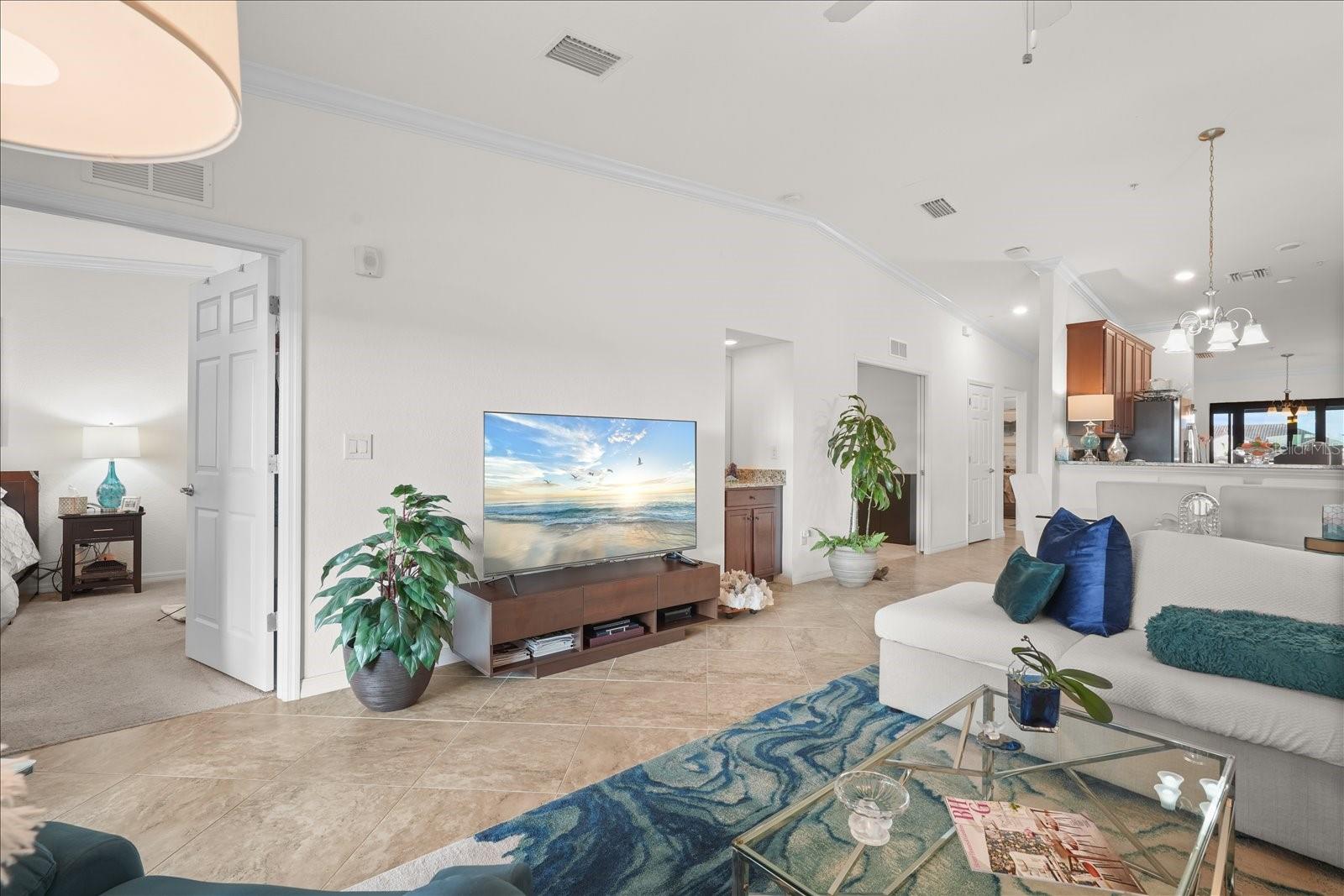 5527 PALMER CIR #205