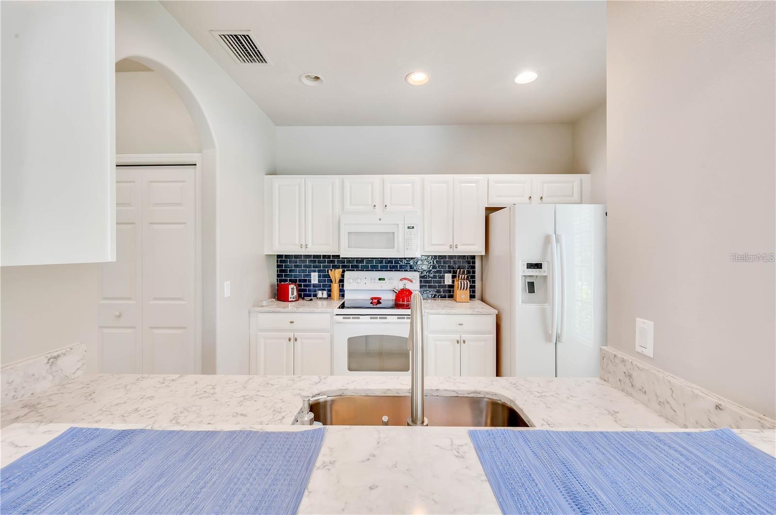 280 CAPE HARBOUR LOOP #101