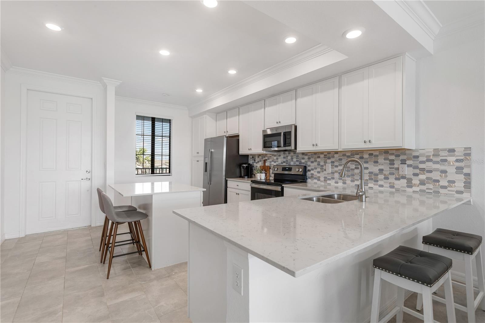 18028 GAWTHROP DR #304