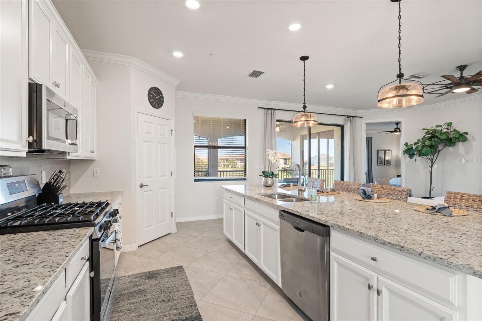 18113 GAWTHROP DR #102