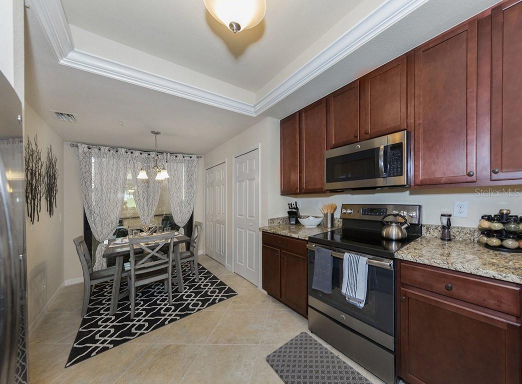 5528 PALMER CIR #105